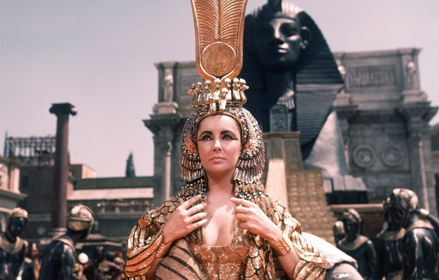 Angelina Jolie có thể là nữ hoàng Cleopatra phiên bản mới - Ảnh 3. Angelina Jolie có thể là nữ hoàng Cleopatra phiên bản mới - Ảnh 3.