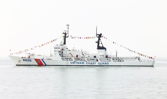 Đón tàu cảnh sát biển 8020 do Mỹ chuyển giao - Ảnh 1. Đón tàu cảnh sát biển 8020 do Mỹ chuyển giao - Ảnh 1.