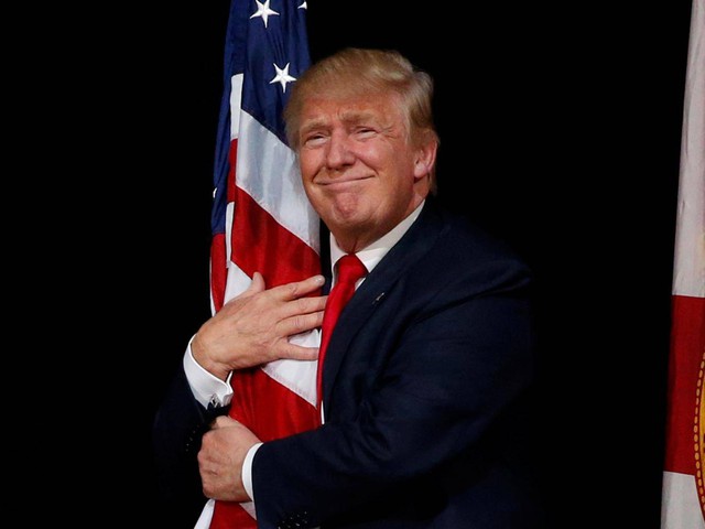 Tỉ lệ ủng hộ thấp, ông Trump nói kết quả thăm dò là ‘tin giả’ - Ảnh 1. Tỉ lệ ủng hộ thấp, ông Trump nói kết quả thăm dò là ‘tin giả’ - Ảnh 1.