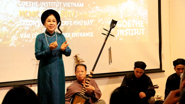 Đàm Quang Minh: Nghe đâu có đàn, có hát là sà đến... - Ảnh 2. Đàm Quang Minh: Nghe đâu có đàn, có hát là sà đến... - Ảnh 2.