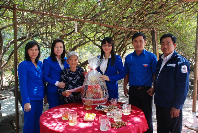 500 căn hộ tại TP.HCM được lắp đặt sửa chữa hệ thống điện - Ảnh 2. 500 căn hộ tại TP.HCM được lắp đặt sửa chữa hệ thống điện - Ảnh 2.