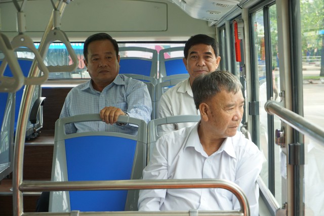 TP.HCM chính thức triển khai 3 tuyến buýt kiểu mẫu - Ảnh 2. TP.HCM chính thức triển khai 3 tuyến buýt kiểu mẫu - Ảnh 2.