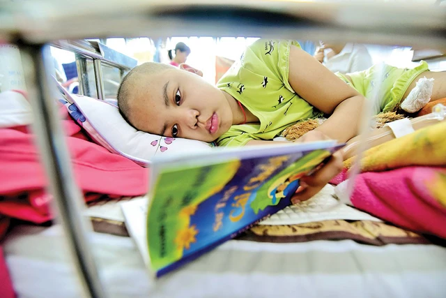 Nỗi đau không dập tắt được tiếng cười của em - Ảnh 7. Nỗi đau không dập tắt được tiếng cười của em - Ảnh 7.