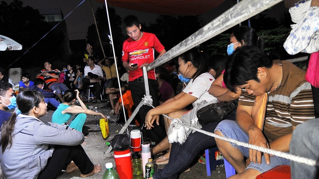 Nhờ Tuổi Trẻ, đường tới trường hãy bớt gian nan - Ảnh 1. Nhờ Tuổi Trẻ, đường tới trường hãy bớt gian nan - Ảnh 1.