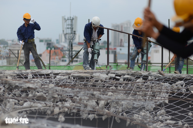 Bắt đầu tháo dỡ 1 trong 7 thủy đài cổ tại Sài Gòn - Ảnh 13. Bắt đầu tháo dỡ 1 trong 7 thủy đài cổ tại Sài Gòn - Ảnh 13.