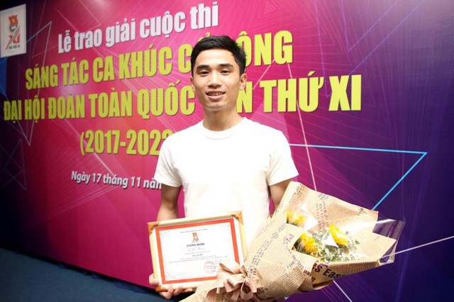 Làm MV ca khúc giải nhất sáng tác cho Đại hội Đoàn - Ảnh 2. Làm MV ca khúc giải nhất sáng tác cho Đại hội Đoàn - Ảnh 2.