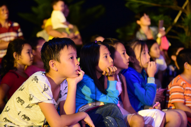 Con em công nhân đón Trung Thu ấm áp - Ảnh 8.