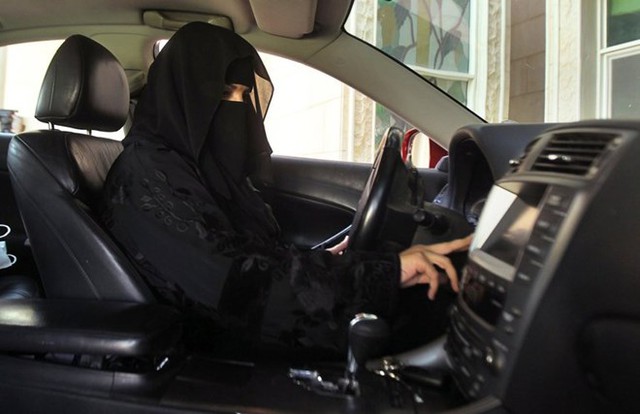 Saudi Arabia là nước cuối cùng trên thế giới cho phép phụ nữ lái xe - Ảnh 1. Saudi Arabia là nước cuối cùng trên thế giới cho phép phụ nữ lái xe - Ảnh 1.