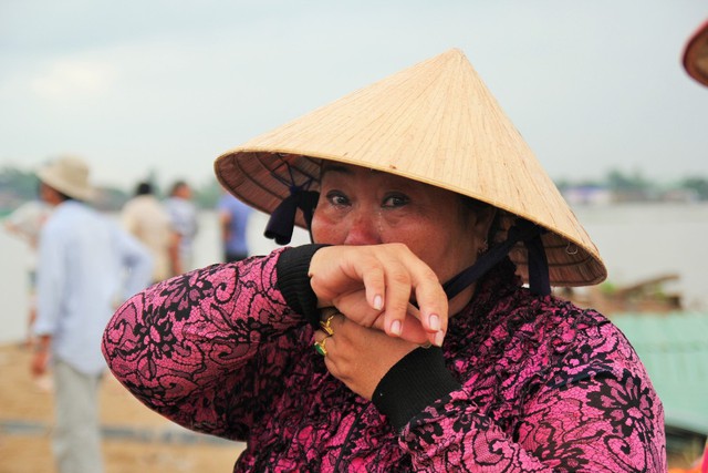 4 căn nhà trôi xuống sông Cổ Chiên giữa đêm - Ảnh 7. 4 căn nhà trôi xuống sông Cổ Chiên giữa đêm - Ảnh 7.