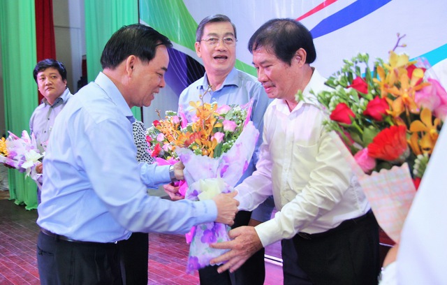 Tiếp sức tân sinh viên Bến Tre, Tiền Giang đến trường - Ảnh 6. Tiếp sức tân sinh viên Bến Tre, Tiền Giang đến trường - Ảnh 6.