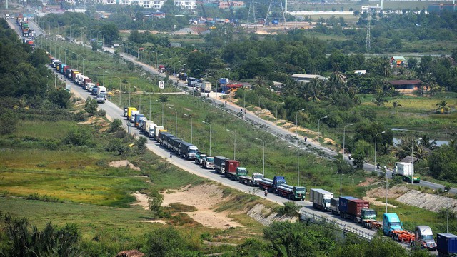 Quy hoạch lại cụm cảng số 5, tránh bên đói hàng, bên quá tải - Ảnh 1. Quy hoạch lại cụm cảng số 5, tránh bên đói hàng, bên quá tải - Ảnh 1.