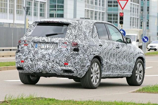 Mercedes GLE 2018 mới thêm những đường cong - Ảnh 3. Mercedes GLE 2018 mới thêm những đường cong - Ảnh 3.