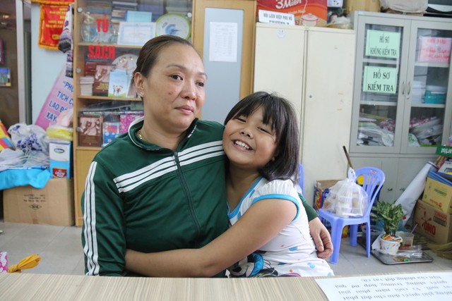 Thương mẹ, con học giỏi để lớn lên đi làm nuôi mẹ - Ảnh 1. Thương mẹ, con học giỏi để lớn lên đi làm nuôi mẹ - Ảnh 1.