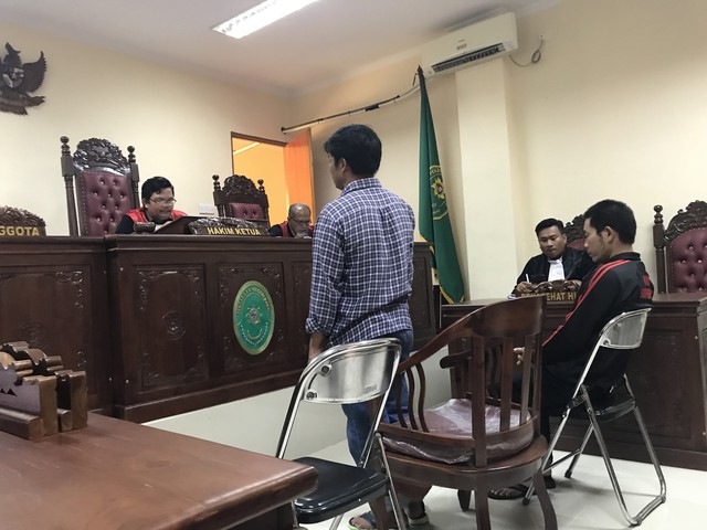 Bị Indonesia kết án, thuyền trưởng người Việt bật khóc kháng cáo - Ảnh 4. Bị Indonesia kết án, thuyền trưởng người Việt bật khóc kháng cáo - Ảnh 4.