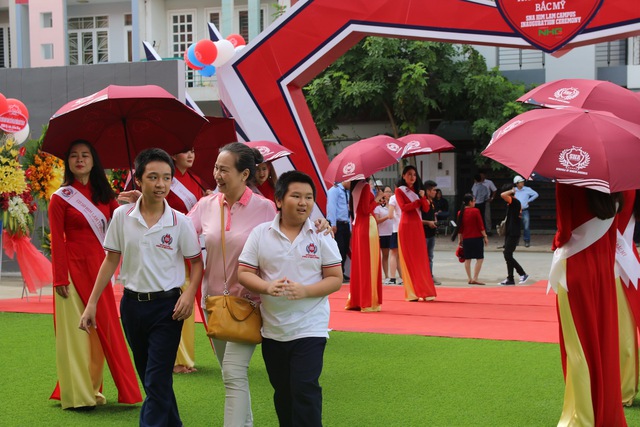 Học để vững vàng nhân cách và kiến thức - Ảnh 1. Học để vững vàng nhân cách và kiến thức - Ảnh 1.