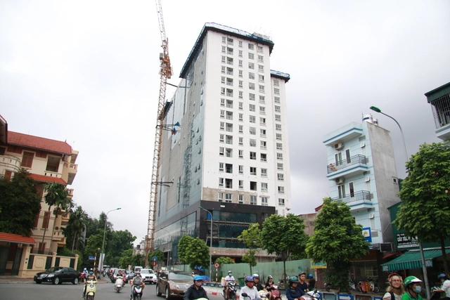 Hà Nội thí điểm lập đội quản lý trật tự xây dựng quận, huyện - Ảnh 1. Hà Nội thí điểm lập đội quản lý trật tự xây dựng quận, huyện - Ảnh 1.