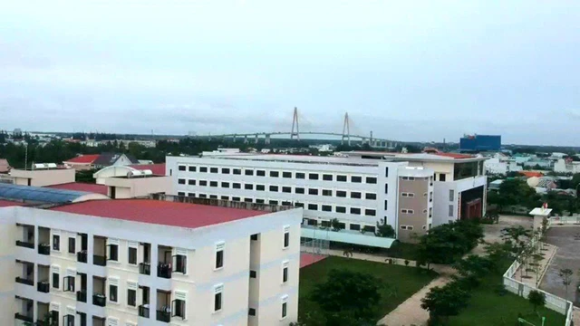 Phụ huynh phản đối mở chợ đêm Mỹ Tho sát trường chuyên - Ảnh 2. Phụ huynh phản đối mở chợ đêm Mỹ Tho sát trường chuyên - Ảnh 2.