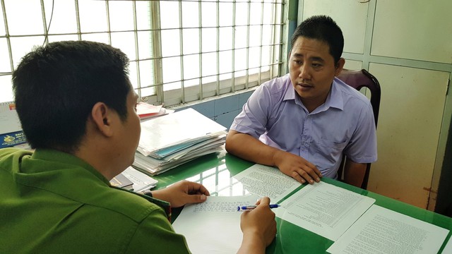 Bắt quả tang đại úy dỏm lừa bán ôtô thanh lý giá rẻ - Ảnh 1. Bắt quả tang đại úy dỏm lừa bán ôtô thanh lý giá rẻ - Ảnh 1.