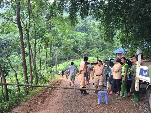 Tìm được 8 thi thể trong số 18 người bị vùi lấp tại Hòa Bình - Ảnh 4.