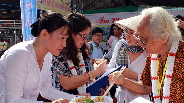 Tưng bừng ngày hội văn hóa Khmer Nam bộ - Ảnh 7. Tưng bừng ngày hội văn hóa Khmer Nam bộ - Ảnh 7.