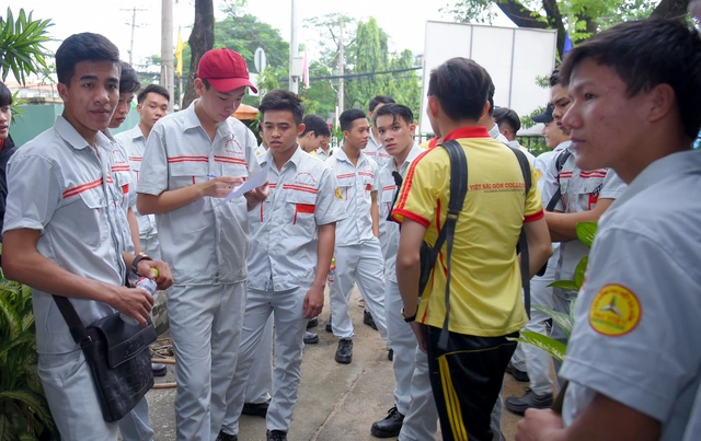 Hiệu trưởng gõ cửa doanh nghiệp tìm việc cho sinh viên - Ảnh 3. Hiệu trưởng gõ cửa doanh nghiệp tìm việc cho sinh viên - Ảnh 3.