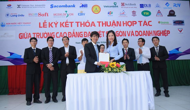 Sinh viên thất nghiệp, gọi ngay cho hiệu trưởng - Ảnh 2. Sinh viên thất nghiệp, gọi ngay cho hiệu trưởng - Ảnh 2.