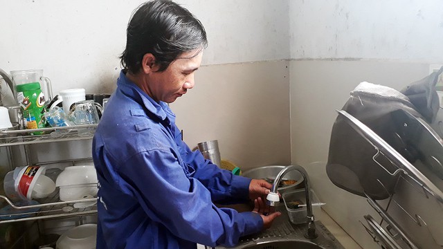Dân Phú Quốc thiếu nước gần tháng nay và còn kéo dài - Ảnh 1. Dân Phú Quốc thiếu nước gần tháng nay và còn kéo dài - Ảnh 1.
