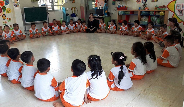 Sốt xuất huyết chưa qua, tay chân miệng đã đến - Ảnh 1. Sốt xuất huyết chưa qua, tay chân miệng đã đến - Ảnh 1.
