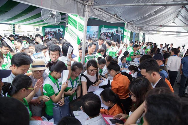 450 giao dịch thành công tại lễ giới thiệu dự án Lovera Park - Ảnh 2. 450 giao dịch thành công tại lễ giới thiệu dự án Lovera Park - Ảnh 2.