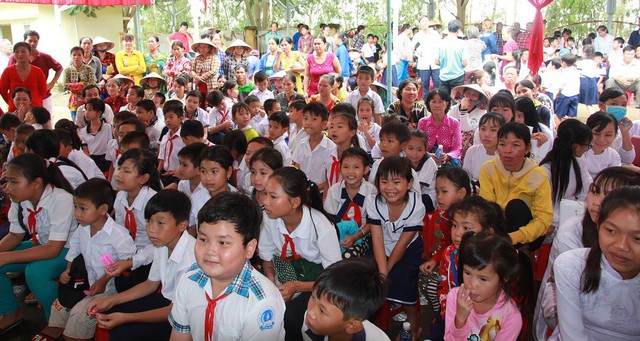 Học bổng cô giáo Nhế: 13 năm nâng bước em đến trường - Ảnh 1. Học bổng cô giáo Nhế: 13 năm nâng bước em đến trường - Ảnh 1.
