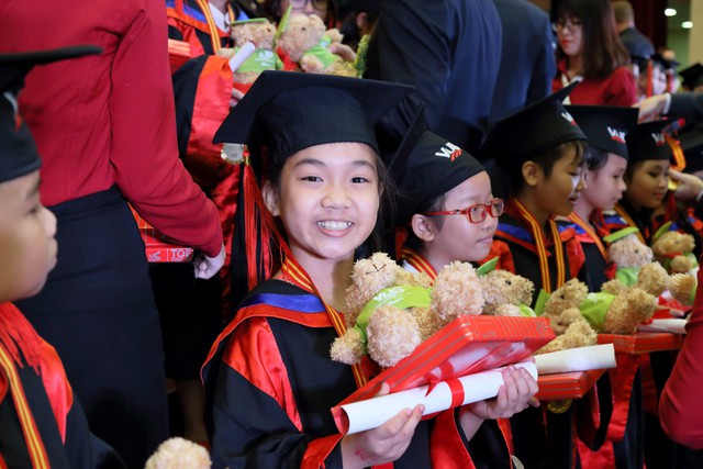Gần 15.000 học viên VUS nhận chứng chỉ Anh ngữ quốc tế trong năm 2017 - Ảnh 1. Gần 15.000 học viên VUS nhận chứng chỉ Anh ngữ quốc tế trong năm 2017 - Ảnh 1.