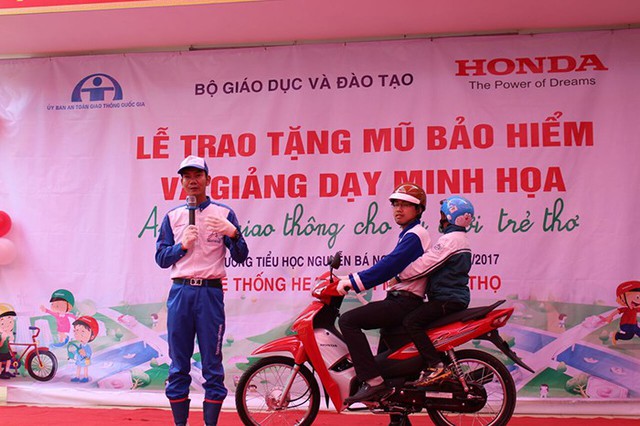 Tích cực triển khai các hoạt động giáo dục an toàn giao thông - Ảnh 1. Tích cực triển khai các hoạt động giáo dục an toàn giao thông - Ảnh 1.