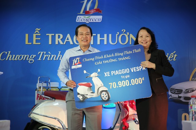 Trúng xe Vespa hơn 70 triệu đồng khi nhắn tin xác thực hàng chính hãng - Ảnh 1. Trúng xe Vespa hơn 70 triệu đồng khi nhắn tin xác thực hàng chính hãng - Ảnh 1.
