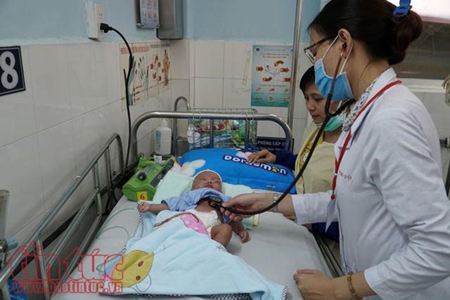 TP.HCM trở lạnh bất thường, nhiều người già, trẻ em mắc bệnh - Ảnh 1. TP.HCM trở lạnh bất thường, nhiều người già, trẻ em mắc bệnh - Ảnh 1.
