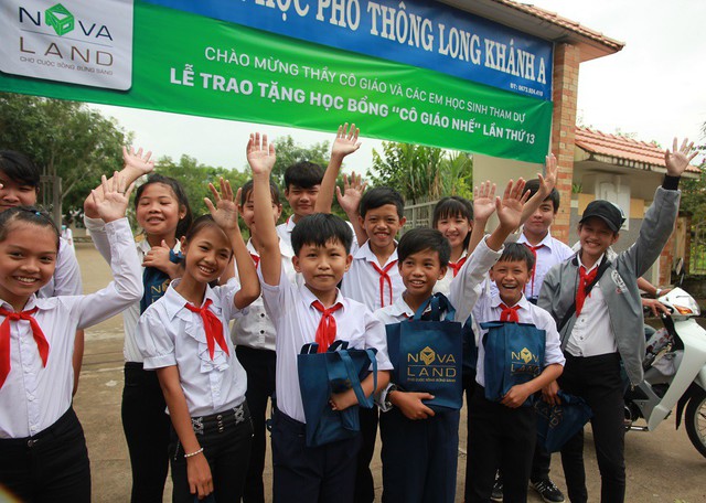 Học bổng cô giáo Nhế: 13 năm nâng bước em đến trường - Ảnh 3. Học bổng cô giáo Nhế: 13 năm nâng bước em đến trường - Ảnh 3.
