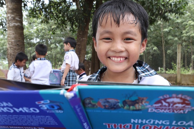 Mang ngày tươi sáng đến với người dân biên giới - Ảnh 3. Mang ngày tươi sáng đến với người dân biên giới - Ảnh 3.