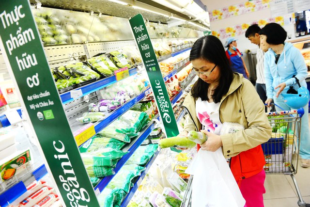 Siết quản lý thực phẩm mùa Tết - Ảnh 1. Siết quản lý thực phẩm mùa Tết - Ảnh 1.