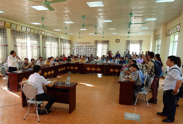 Dân vây trạm thu phí Đại Yên, Quảng Ninh đòi miễn phí - Ảnh 2. Dân vây trạm thu phí Đại Yên, Quảng Ninh đòi miễn phí - Ảnh 2.