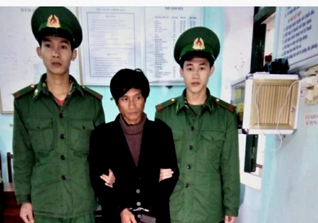 Bắt hai đối tượng gùi 163kg thuốc nổ tại biên giới Việt - Lào - Ảnh 1. Bắt hai đối tượng gùi 163kg thuốc nổ tại biên giới Việt - Lào - Ảnh 1.