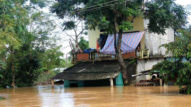 Thanh Hóa: hàng nghìn nhà dân ngập nước, huyện cứu trợ khẩn cấp - Ảnh 1. Thanh Hóa: hàng nghìn nhà dân ngập nước, huyện cứu trợ khẩn cấp - Ảnh 1.