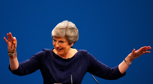 Thủ tướng Anh phản ứng trước âm mưu lật đổ bà - Ảnh 1.