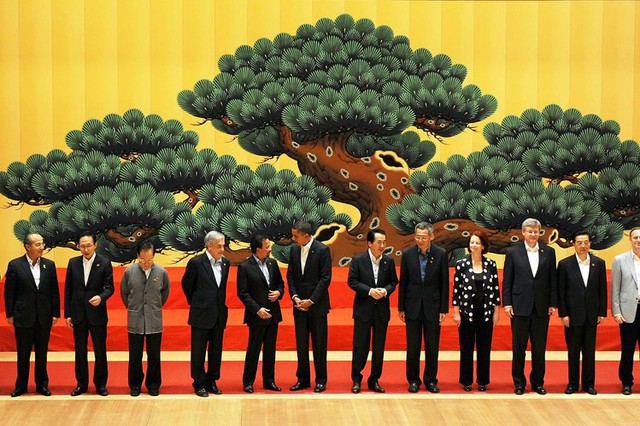Những chuyện lạ về trang phục các lãnh đạo APEC - Ảnh 2. Những chuyện lạ về trang phục các lãnh đạo APEC - Ảnh 2.