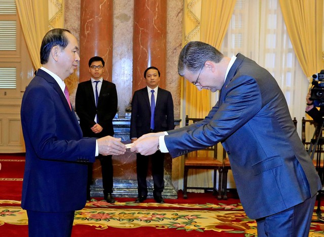 Tân đại sứ Mỹ trình quốc thư lên Chủ tịch nước - Ảnh 2. Tân đại sứ Mỹ trình quốc thư lên Chủ tịch nước - Ảnh 2.