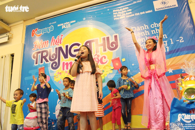 Chơi Trung thu nhưng nhớ uống thuốc đúng giờ nha các con - Ảnh 1. Chơi Trung thu nhưng nhớ uống thuốc đúng giờ nha các con - Ảnh 1.