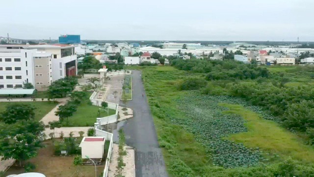 Phụ huynh phản đối mở chợ đêm Mỹ Tho sát trường chuyên - Ảnh 1. Phụ huynh phản đối mở chợ đêm Mỹ Tho sát trường chuyên - Ảnh 1.