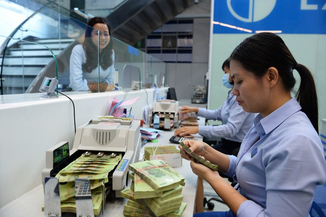 Ngân hàng tiếp tục bán cổ phần “chạy” Thông tư 36 - Ảnh 1. Ngân hàng tiếp tục bán cổ phần “chạy” Thông tư 36 - Ảnh 1.