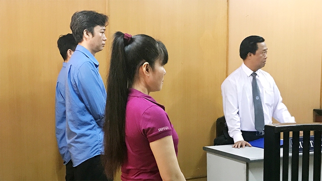 Điều tra lại vụ khoe hình chụp với cán bộ cấp cao để chạy án - Ảnh 1. Điều tra lại vụ khoe hình chụp với cán bộ cấp cao để chạy án - Ảnh 1.