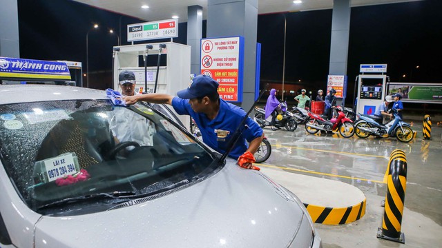 Người Nhật đã vào bán xăng, hãy cạnh tranh thật sự - Ảnh 3.