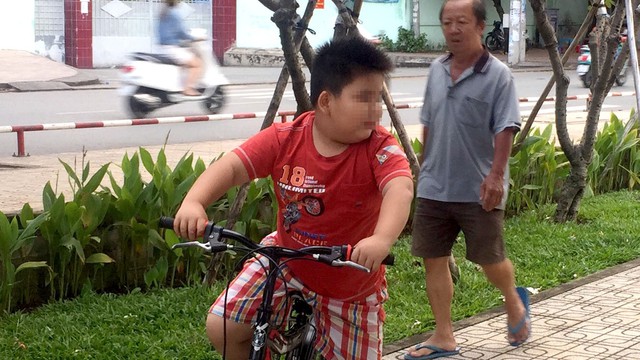 Giảm cân cho trẻ béo phì ra sao? - Ảnh 1. Giảm cân cho trẻ béo phì ra sao? - Ảnh 1.