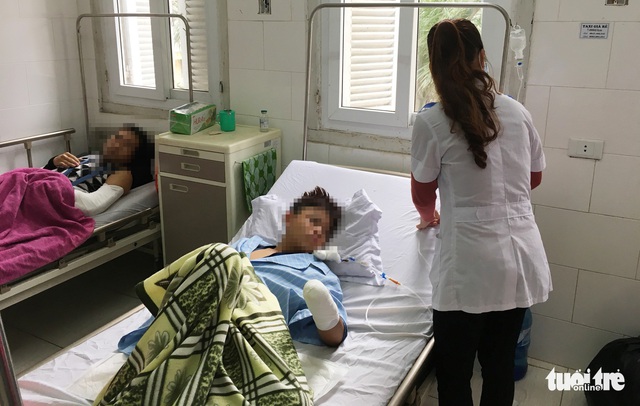 Nhiều thanh niên, học sinh dập nát tay nhưng không nhận do đốt pháo - Ảnh 1. Nhiều thanh niên, học sinh dập nát tay nhưng không nhận do đốt pháo - Ảnh 1.